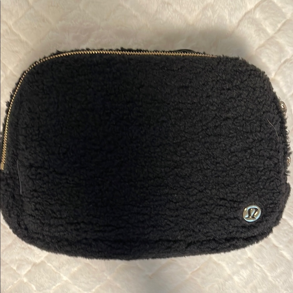 NWOT Lululemon plush fleece belt bag
